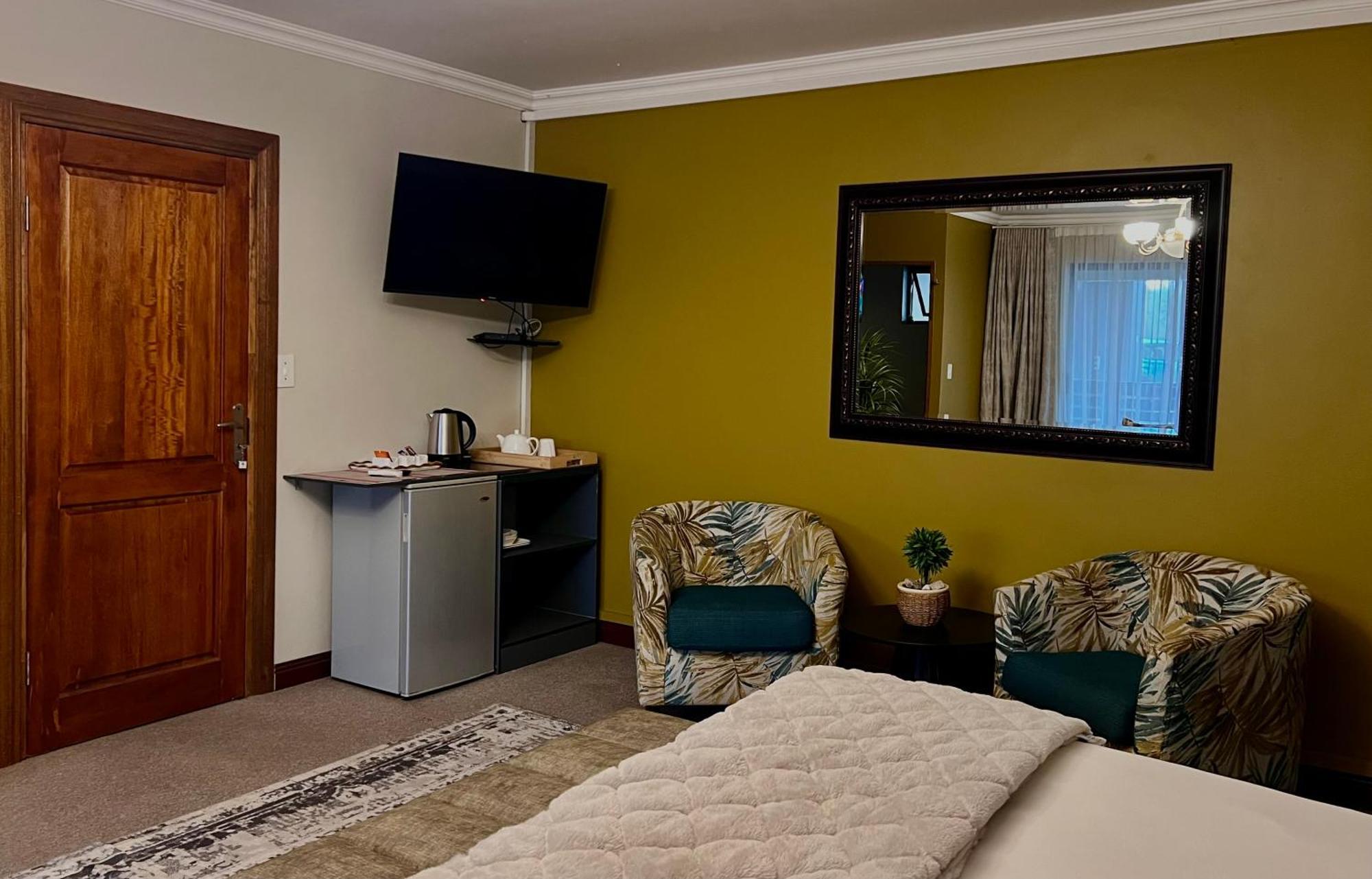 One O Eight Boutique 4*